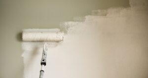 Painting a wall - Tru Colors Contracting Painting a wall